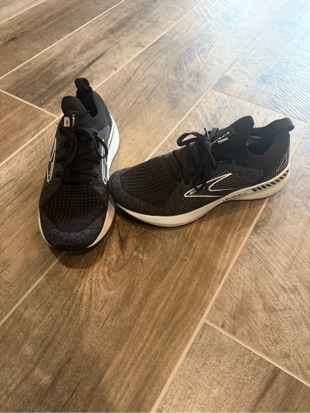 Brooks Women's Black Athletic Running Shoes